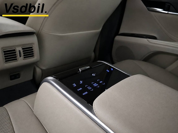 Toyota Camry 25 of 26