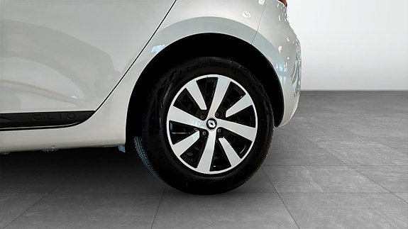 Renault Clio 9 of 22