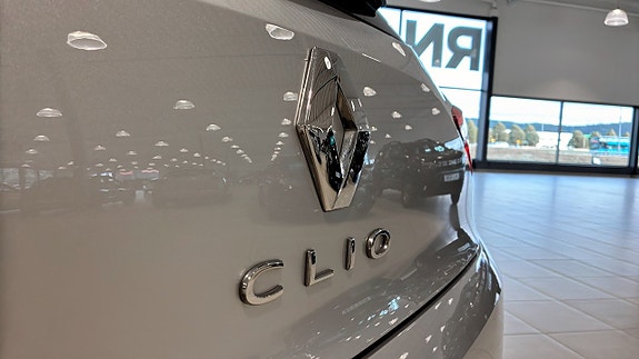 Renault Clio 16 of 22