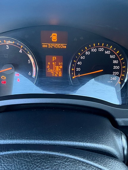 Toyota Avensis 11 of 22