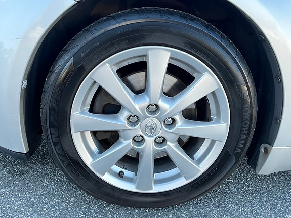 Toyota Avensis 19 of 22