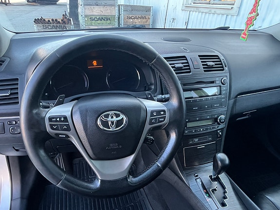 Toyota Avensis 10 of 22