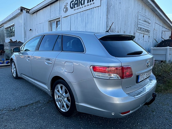 Toyota Avensis 5 of 22