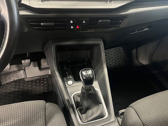Volkswagen Caddy 11 of 15