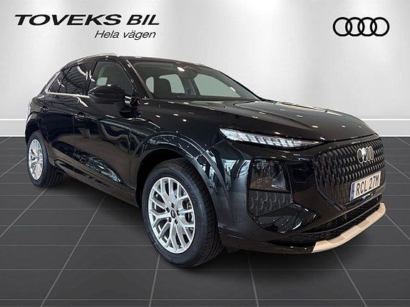 Audi Q3 3 of 15