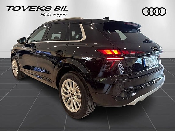 Audi Q3 7 of 15