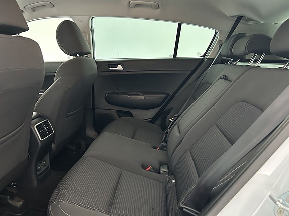 Kia Sportage 10 of 21