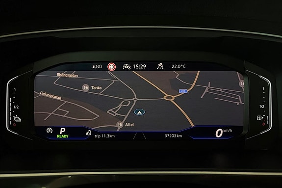 Volkswagen Tiguan 15 of 25