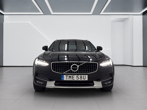 Volvo V90 Cross Country 3 of 21