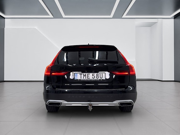 Volvo V90 Cross Country 7 of 21