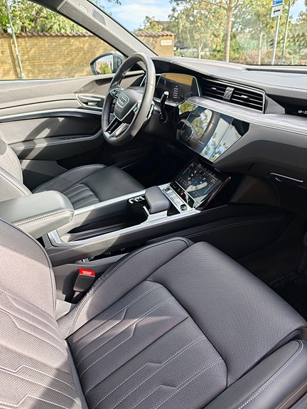 Audi Q8 5 of 7