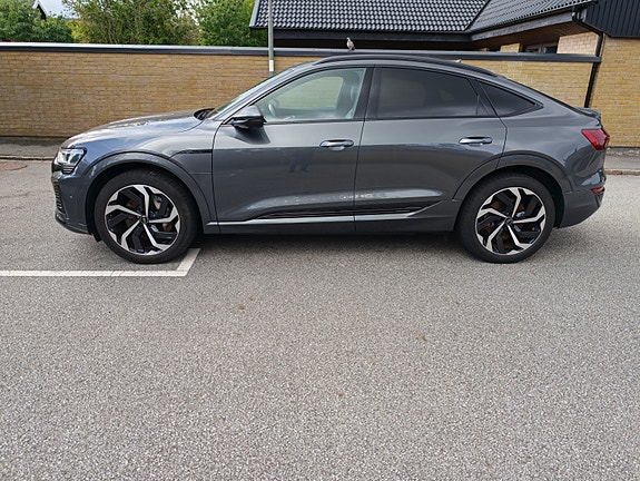 Audi Q8 3 of 7