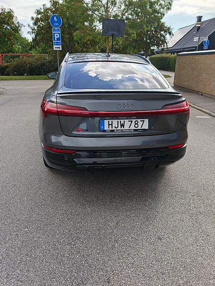 Audi Q8 4 of 7