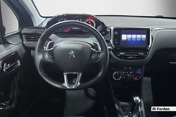 Peugeot 208 12 of 17