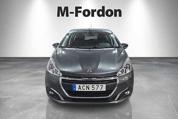 Peugeot 208 2 of 17
