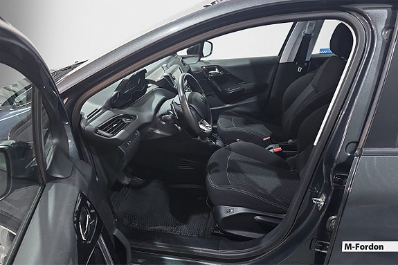 Peugeot 208 8 of 17