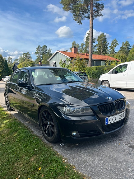 BMW 318i 3 of 5
