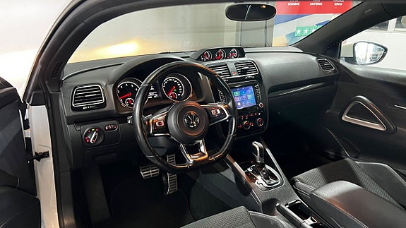 Volkswagen Scirocco 12 of 15