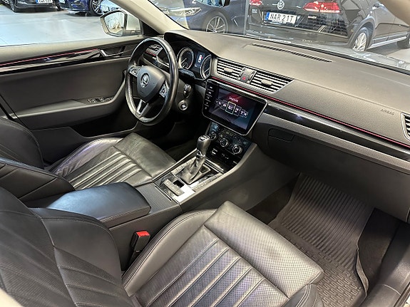 Skoda Superb 13 of 30