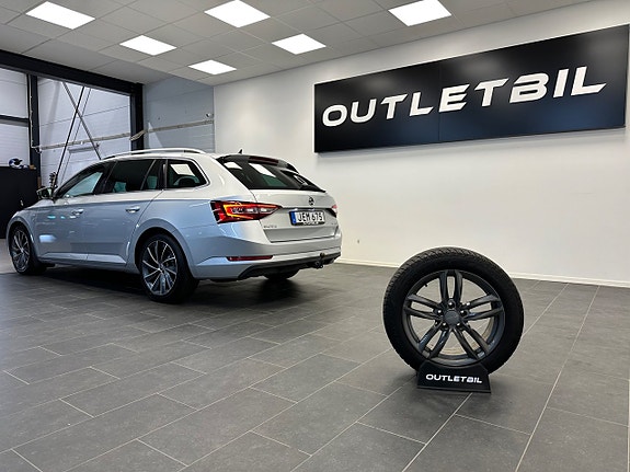 Skoda Superb 7 of 30