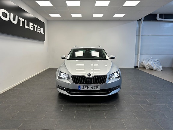 Skoda Superb 5 of 30