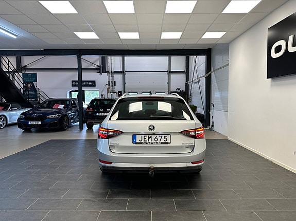 Skoda Superb 9 of 30