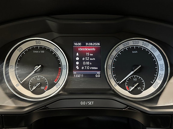 Skoda Superb 23 of 30