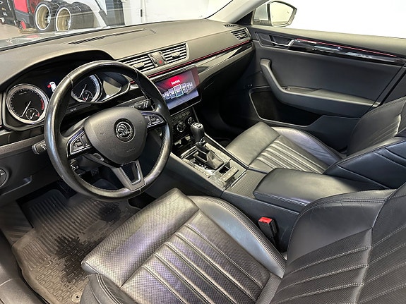 Skoda Superb 12 of 30