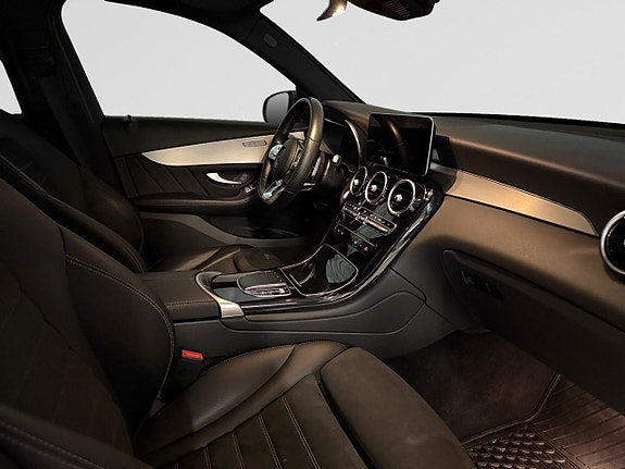 Mercedes-Benz GLC300 de 17 of 27