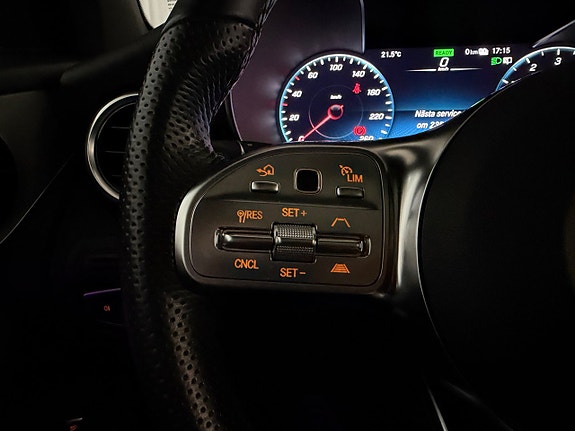 Mercedes-Benz GLC300 de 25 of 27