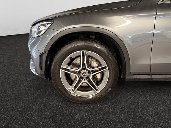 Mercedes-Benz GLC300 de 16 of 27