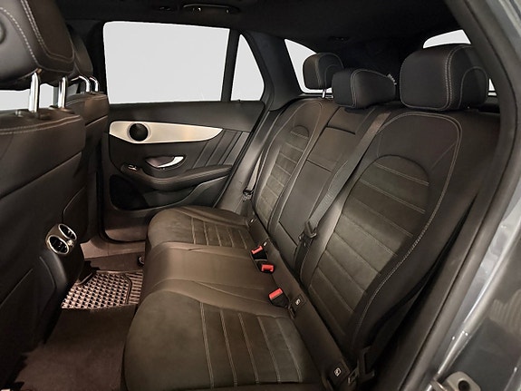 Mercedes-Benz GLC300 de 15 of 27