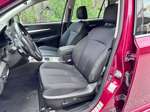 Subaru Legacy 17 of 21