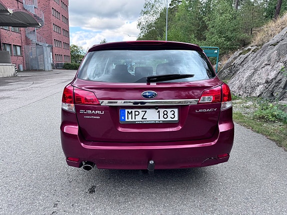 Subaru Legacy 5 of 21