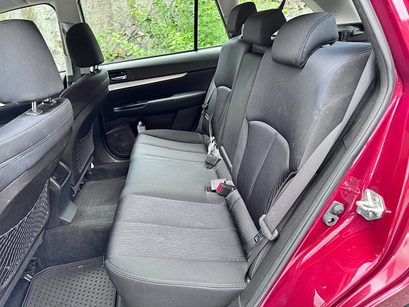 Subaru Legacy 18 of 21