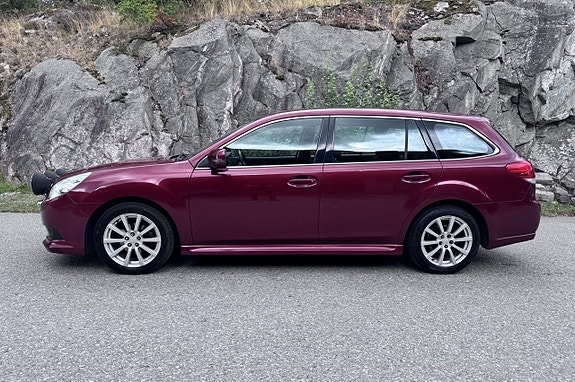 Subaru Legacy 2 of 21