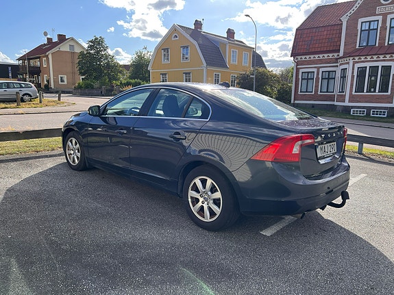 Volvo S60 3 of 7