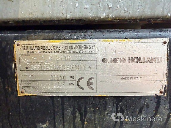 Grävmaskin New Holland E 215B med tillbehör 21 of 27