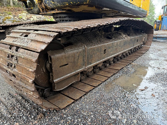 Grävmaskin New Holland E 215B med tillbehör 26 of 27