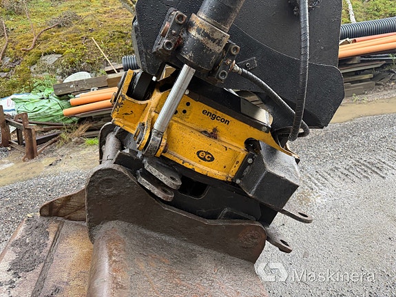 Grävmaskin New Holland E 215B med tillbehör 14 of 27