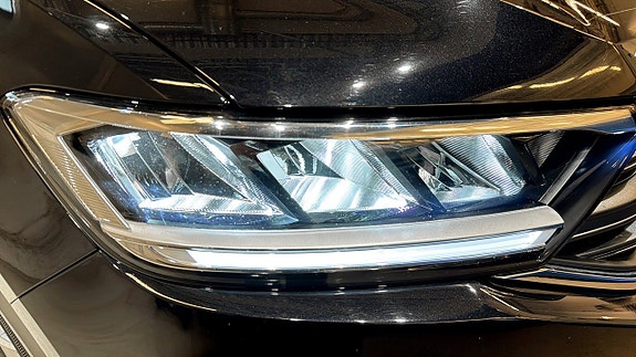 Volkswagen T-Roc 14 of 19