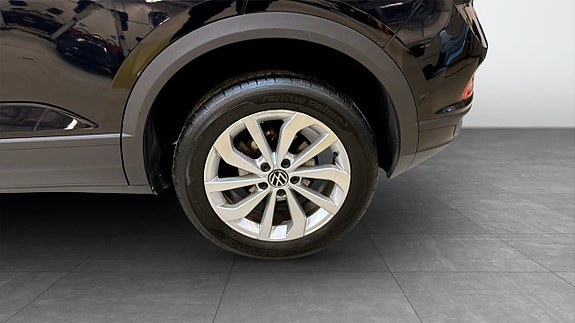 Volkswagen T-Roc 6 of 19
