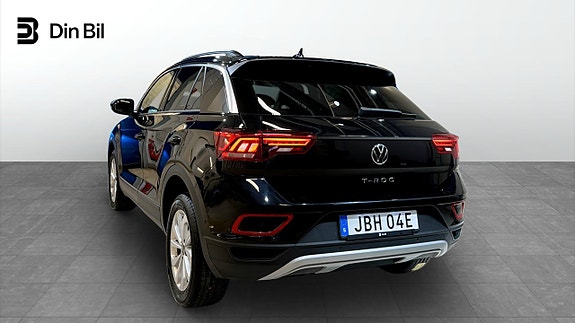 Volkswagen T-Roc 3 of 19