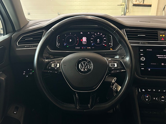 Volkswagen Tiguan 18 of 30