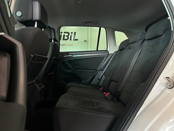 Volkswagen Tiguan 16 of 30