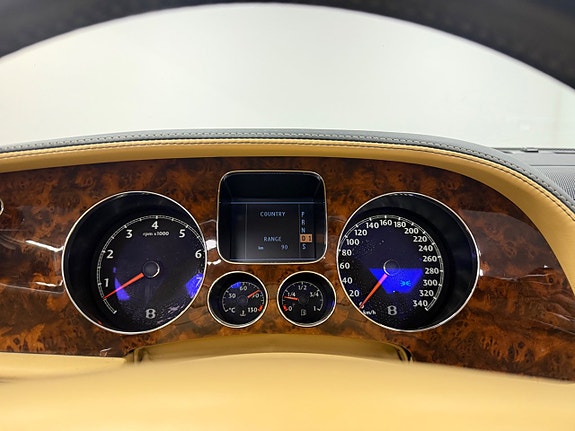 Bentley Continental GTC 18 of 21