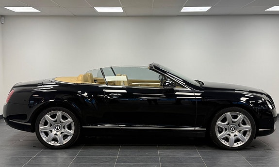 Bentley Continental GTC 4 of 21