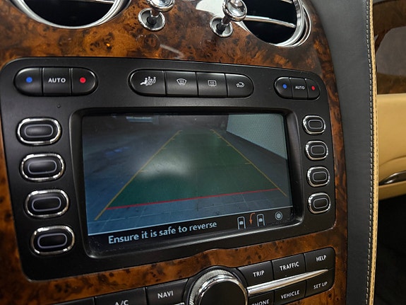 Bentley Continental GTC 17 of 21