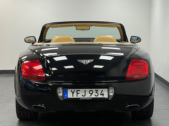 Bentley Continental GTC 20 of 21