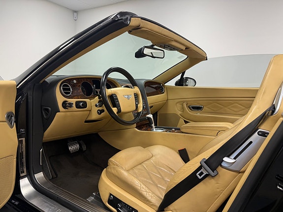 Bentley Continental GTC 7 of 21